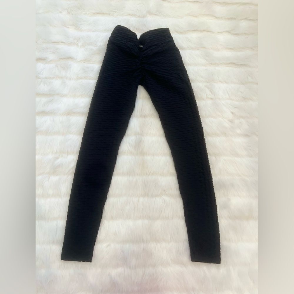 Anti Cellulite Scrunch Black Booty Legging (S) - Picture 9 of 13